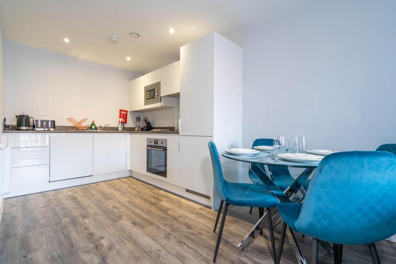 Maevela Apartments - Huge 7Ft Emperor Luxury 2 Bed Apartment - With Parking - New Build - City Centre, Digbeth - Rooftop Terrace - Ps4 & Smart Tv'S Birmingham Esterno foto