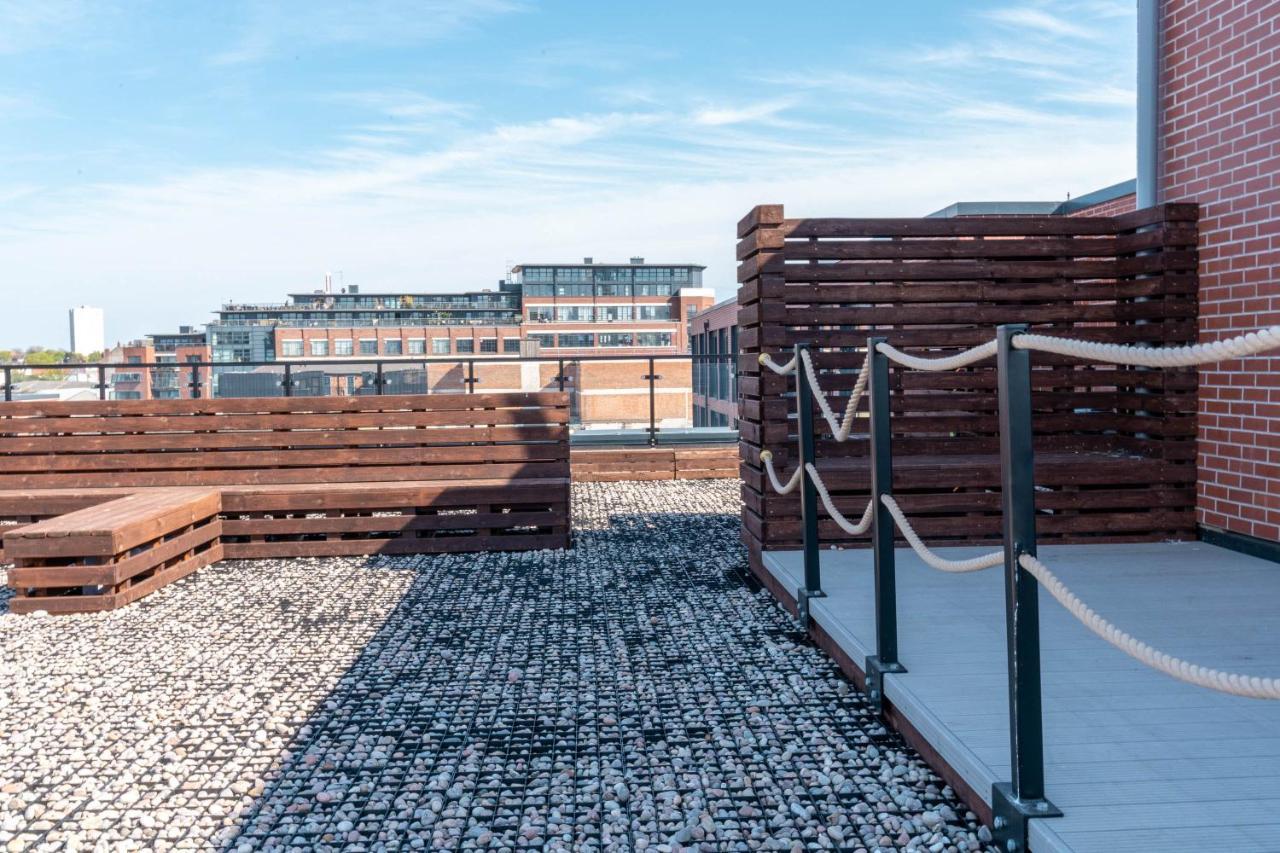 Maevela Apartments - Huge 7Ft Emperor Luxury 2 Bed Apartment - With Parking - New Build - City Centre, Digbeth - Rooftop Terrace - Ps4 & Smart Tv'S Birmingham Esterno foto